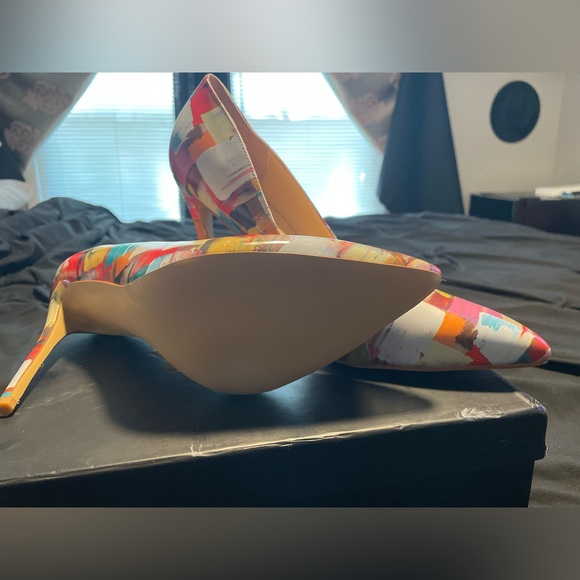 Multicolor pumps - Picture 2 of 5